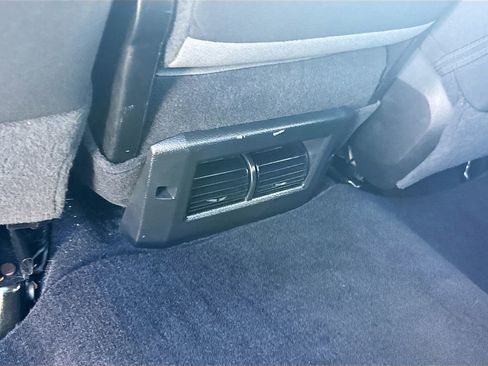 Used 2022 RAM 1500 Classic SLT RWD image 27