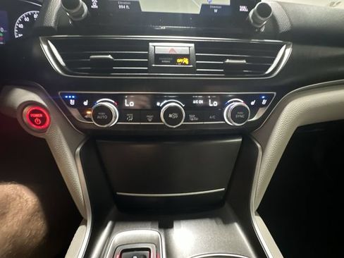 Used 2022 Honda Accord Touring image 21
