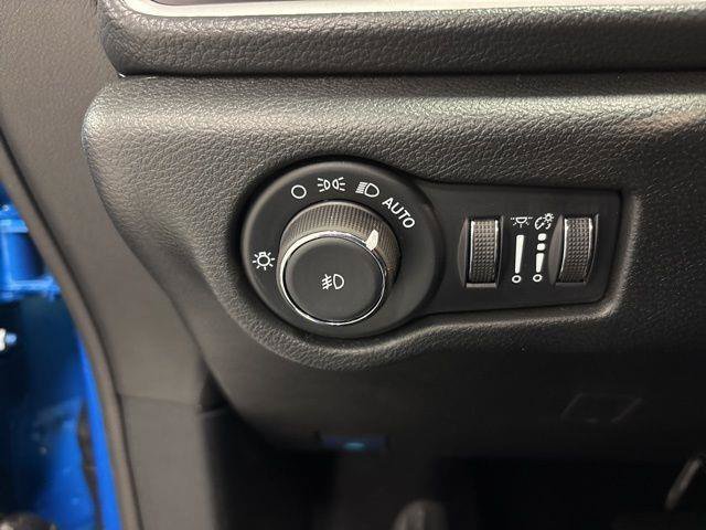 New 2026 Chrysler Pacifica Select w/ S Appearance Package AWD/4WD image 14