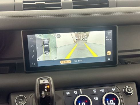 Used 2024 Land Rover Defender 110 X-Dynamic SE image 13