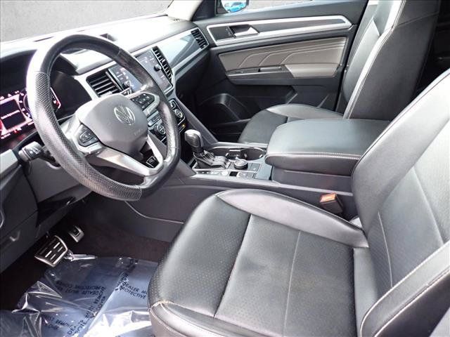 Used 2022 Volkswagen Atlas SEL R-Line AWD/4WD image 12