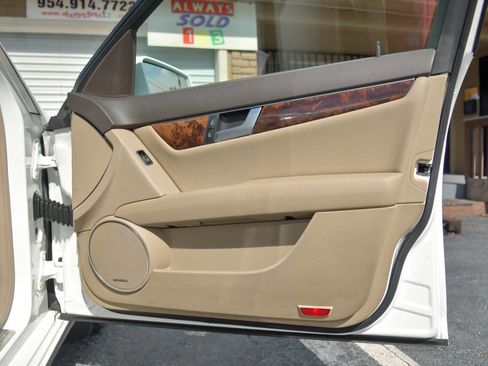 Used 2013 Mercedes-Benz C 300 4MATIC Sedan w/ Multimedia Pkg image 39