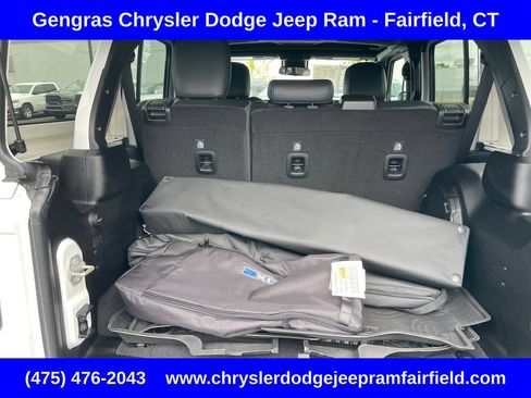 Used 2024 Jeep Wrangler Unlimited AWD/4WD image 32