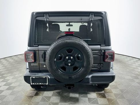 Used 2022 Jeep Wrangler Sport AWD/4WD image 4