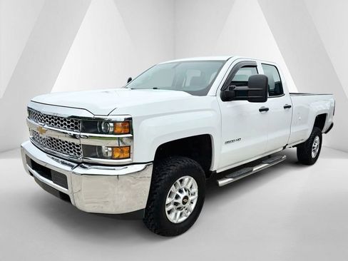 Used 2019 Chevrolet Silverado 2500 W/T AWD/4WD image 3