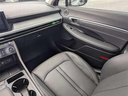 Certified 2025 Hyundai Sonata Limited image 15