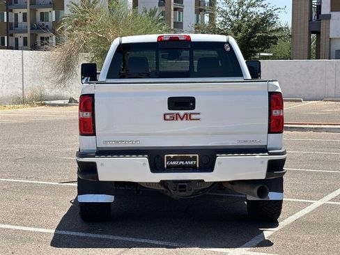 Used 2017 GMC Sierra 2500 Denali w/ Duramax Plus Package AWD/4WD image 7