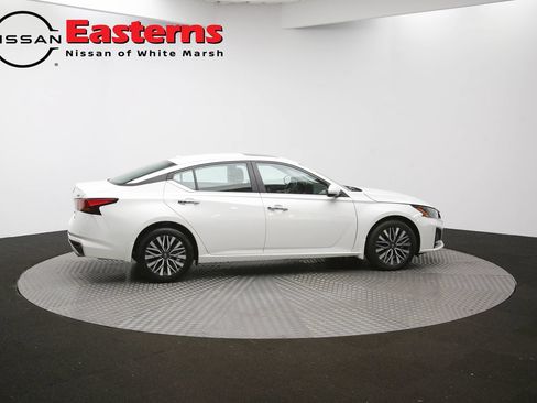 Used 2024 Nissan Altima 2.5 SV w/ SV Premium Package AWD/4WD image 43