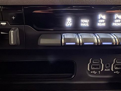 Used 2021 RAM 1500 Big Horn image 35