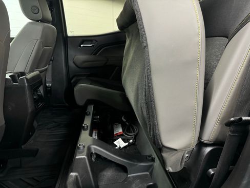 Used 2024 Chevrolet Colorado ZR2 w/ Technology Package image 29