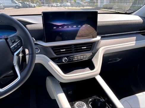 New 2026 Ford Explorer Platinum AWD/4WD image 7