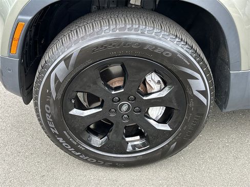 Certified 2023 Land Rover Defender 110 SE image 8