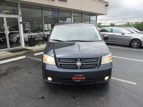Used 2009 Dodge Grand Caravan SE image 2