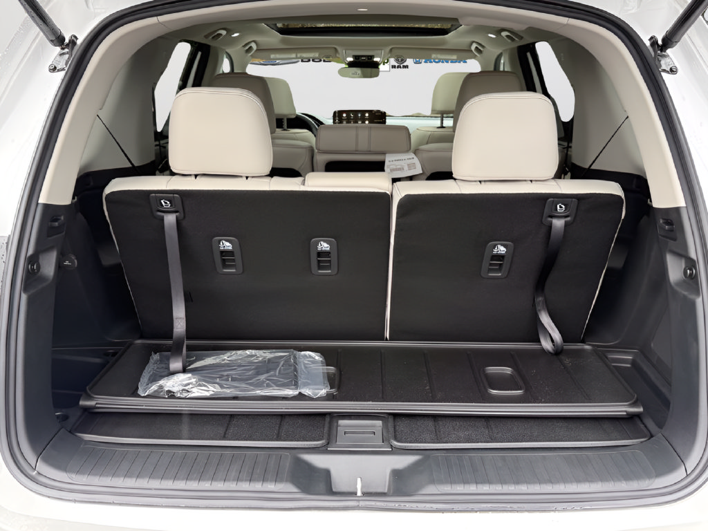 New 2026 Honda Pilot Touring image 16