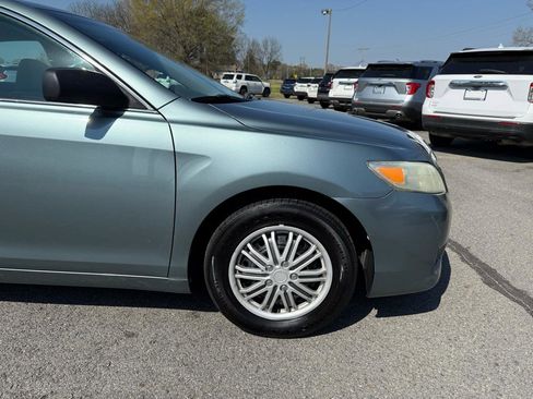 Used 2011 Toyota Camry LE image 32