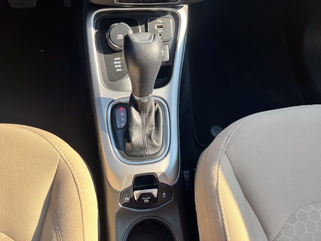 Used 2018 Jeep Compass Sport AWD/4WD image 15