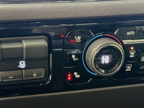 Used 2022 Chevrolet Silverado 1500 ZR2 image 21