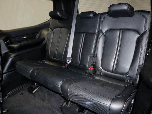 Used 2022 Jeep Wagoneer Series III w/ Flexible Seating Group AWD/4WD image 23