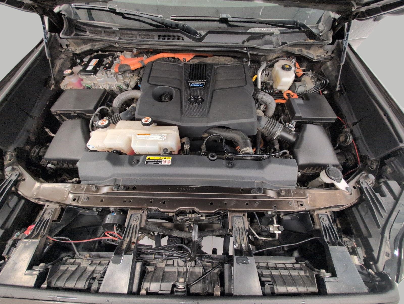 Used 2023 Toyota Tundra Limited w/ Power Package AWD/4WD image 9
