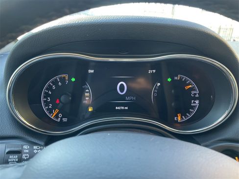 Used 2020 Jeep Grand Cherokee Limited image 17