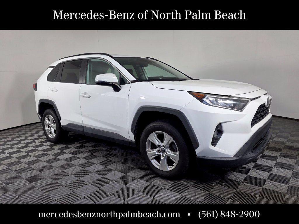 Used 2021 Toyota RAV4 XLE w/ Convenience Package FWD image 8