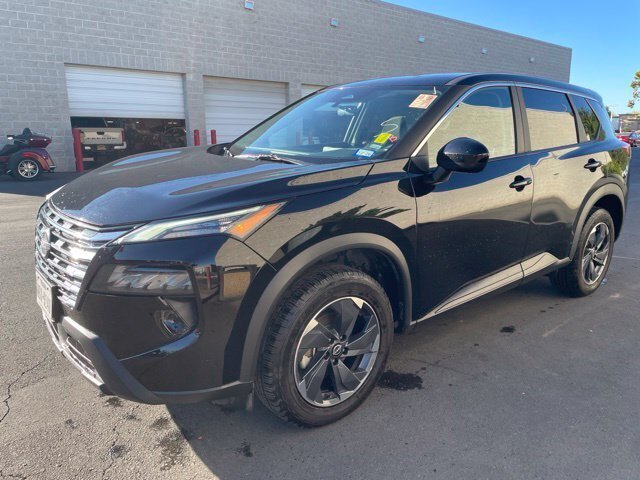 Used 2025 Nissan Rogue SV FWD image 4