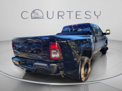 Used 2024 RAM 3500 Big Horn w/ Night Edition AWD/4WD image 3