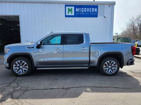 Used 2023 GMC Sierra 1500 Denali w/ Denali Reserve Package AWD/4WD image 2