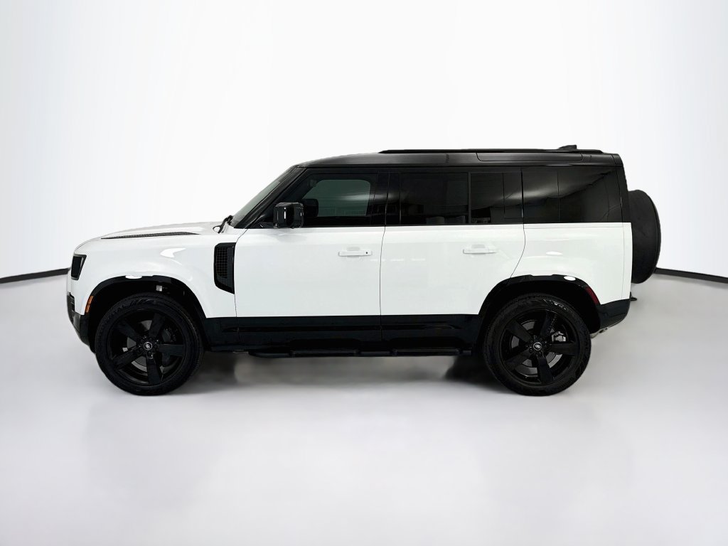 Used 2025 Land Rover Defender 110 X-Dynamic SE AWD/4WD image 8