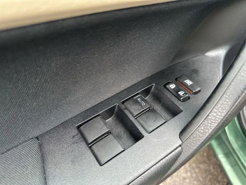 Used 2014 Toyota Corolla LE image 16