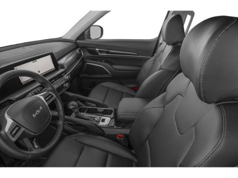 Used 2025 Kia Telluride LX FWD image 12