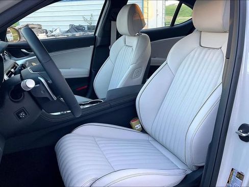 New 2026 Genesis G70 3.3T Sport Prestige RWD image 9