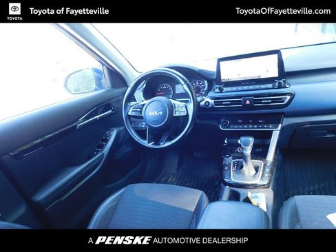 Used 2023 Kia Seltos S w/ Navigation Package AWD/4WD image 6