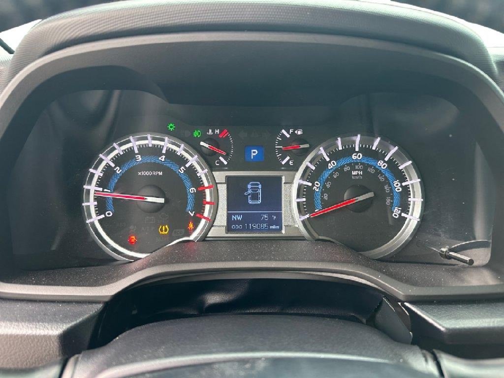 Used 2017 Toyota 4Runner SR5 AWD/4WD image 14