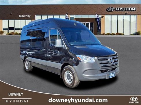 Used 2024 Mercedes-Benz Sprinter 2500 image 3