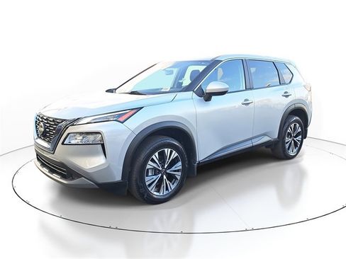 Used 2023 Nissan Rogue SV image 3