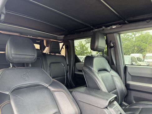 Used 2023 Ford Bronco Badlands image 30