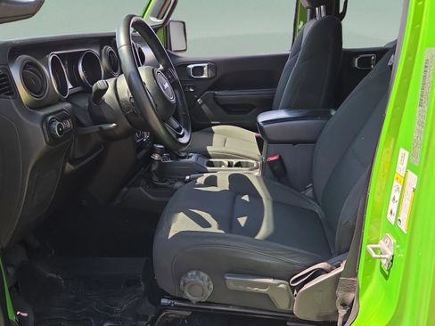 Used 2018 Jeep Wrangler Unlimited Sport S AWD/4WD image 9
