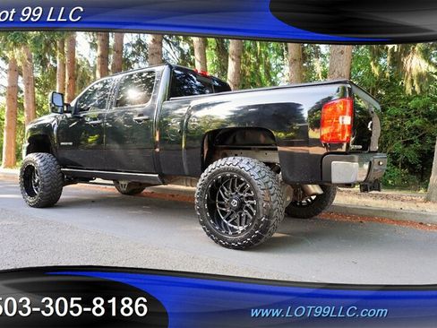Used 2013 Chevrolet Silverado 2500 LT w/ Interior Plus Package AWD/4WD image 12