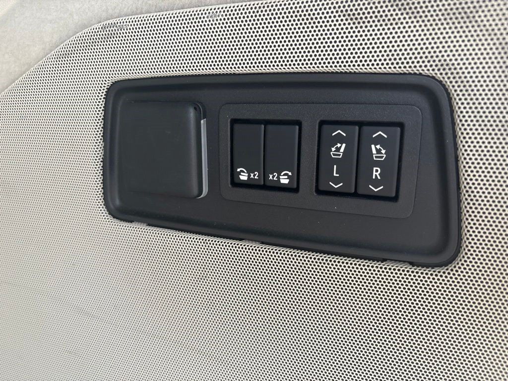 Certified 2024 Cadillac Escalade ESV Sport Platinum w/ LPO, ONYX Package AWD/4WD image 28