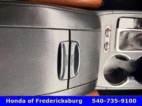 Used 2017 Toyota Highlander Limited image 28