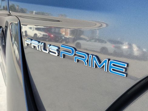 Used 2022 Toyota Prius Prime LE FWD image 7
