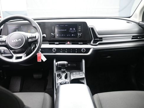 Used 2024 Kia Sportage LX image 9