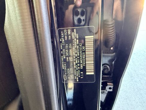 Used 2025 Hyundai Elantra Sport FWD image 27