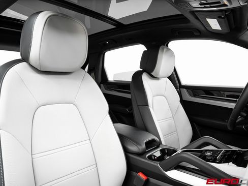 Used 2025 Porsche Cayenne Turbo image 39