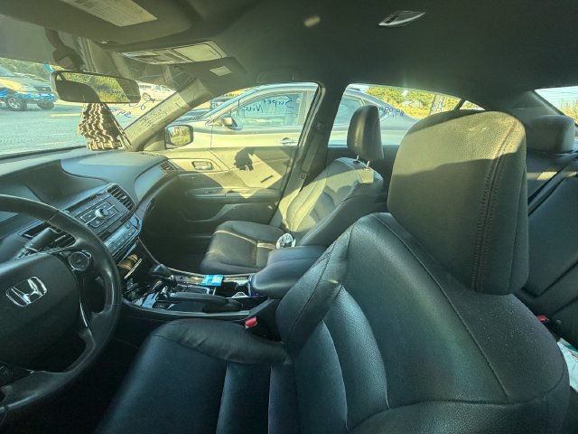Used 2017 Honda Accord Sport Special Edition image 2