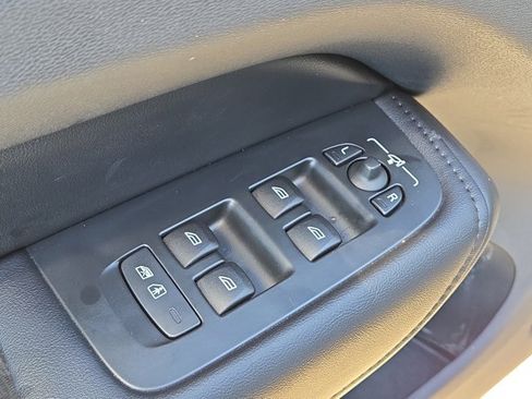 Used 2023 Volvo XC60 B5 Plus AWD/4WD image 30