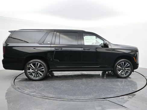 New 2026 Cadillac Escalade ESV Sport w/ Touring Package image 6