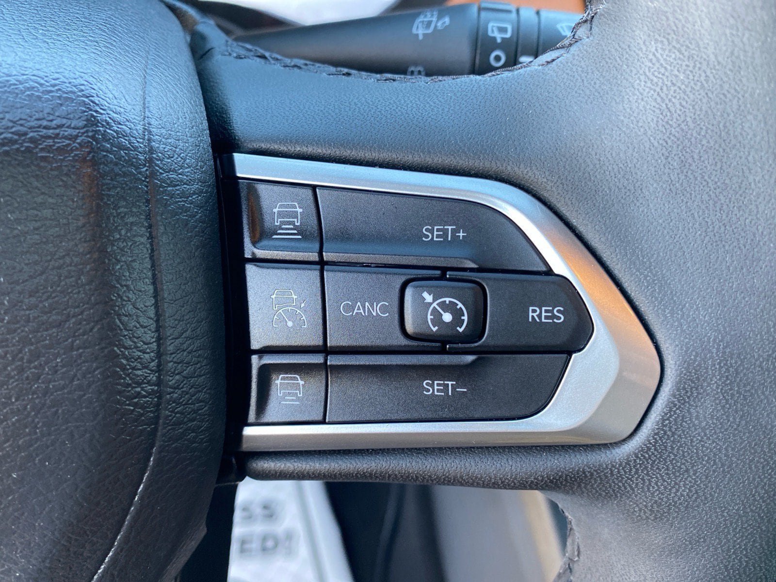 Used 2024 Jeep Compass Limited w/ Sun and Sound Group AWD/4WD image 19