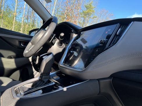 Used 2021 Subaru Outback Premium image 39